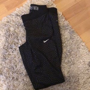 Nike sz M dry fit leggings